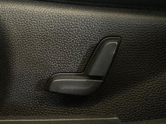 Mercedes-Benz C220 9 of 13