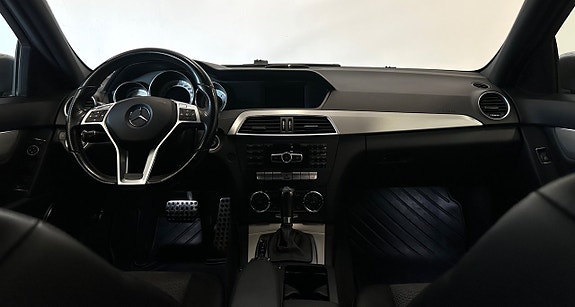 Mercedes-Benz C220 11 of 13