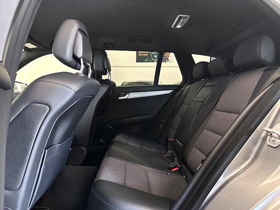 Mercedes-Benz C220 8 of 13