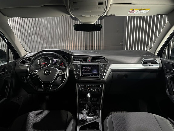 Volkswagen Tiguan 10 of 21