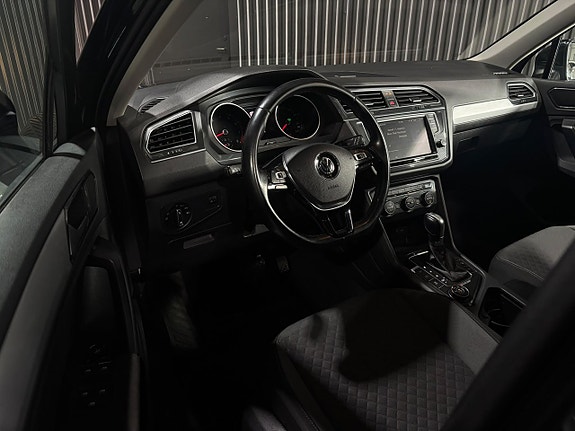 Volkswagen Tiguan 12 of 21