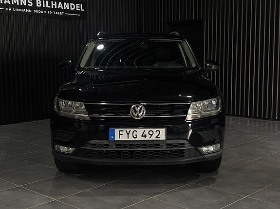 Volkswagen Tiguan 2 of 21