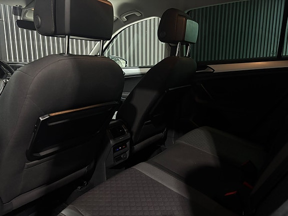 Volkswagen Tiguan 16 of 21