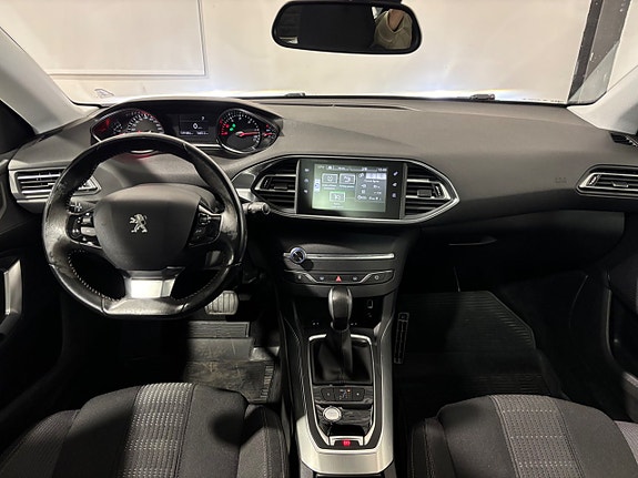 Peugeot 308 SW 18 of 30