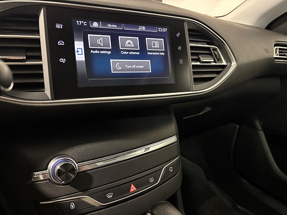 Peugeot 308 SW 28 of 30