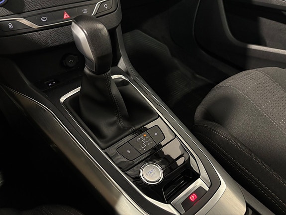 Peugeot 308 SW 27 of 30