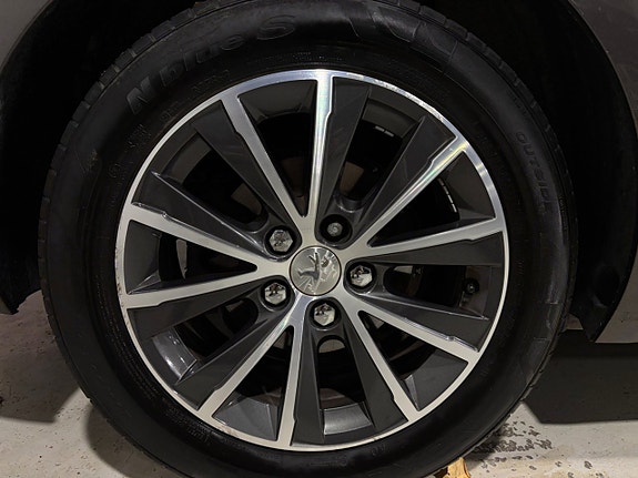 Peugeot 308 SW 8 of 30