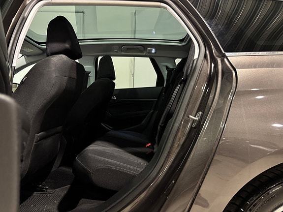 Peugeot 308 SW 15 of 30