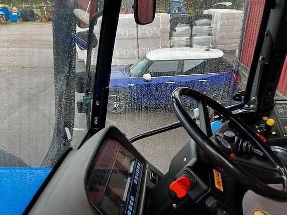 New Holland TM 135 RC 7 of 9