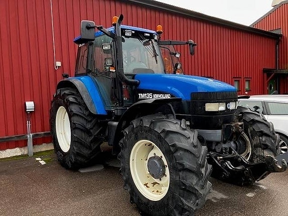 New Holland TM 135 RC