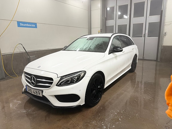 Mercedes-Benz C220 3 of 7