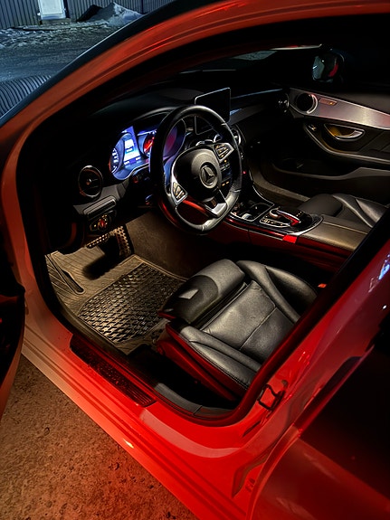 Mercedes-Benz C220 4 of 7