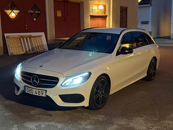 Mercedes-Benz C220 5 of 7
