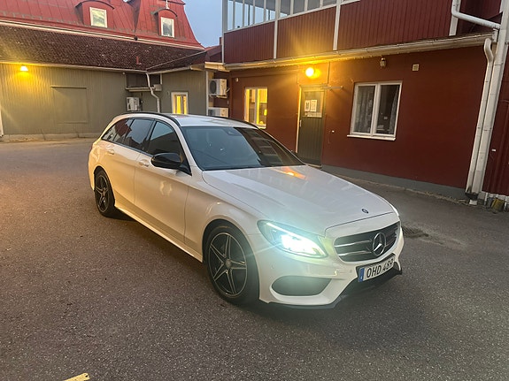 Mercedes-Benz C220 6 of 7
