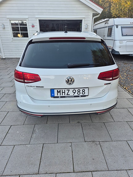 Volkswagen Passat Alltrack 4 of 7