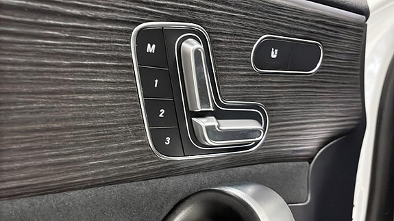 Mercedes-Benz A200 12 of 19