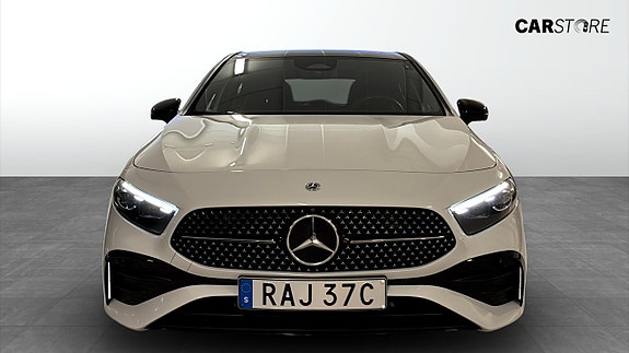 Mercedes-Benz A200 9 of 19