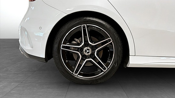 Mercedes-Benz A200 10 of 19
