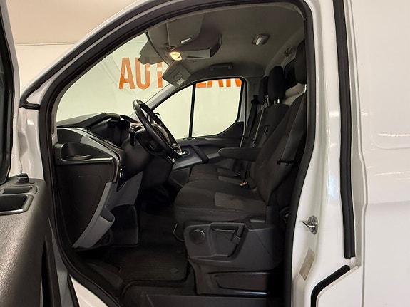 Ford Transit Custom 14 of 26