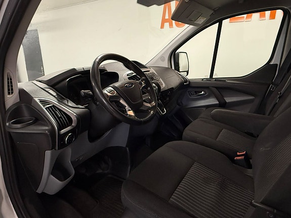 Ford Transit Custom 15 of 26