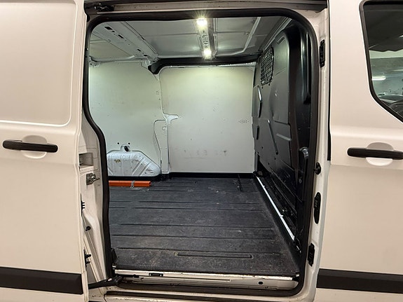 Ford Transit Custom 12 of 26