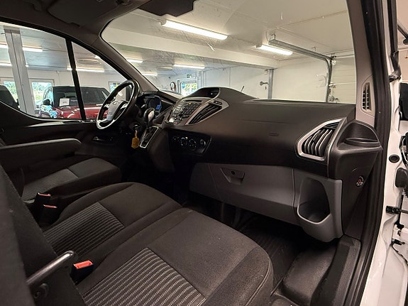 Ford Transit Custom 17 of 26