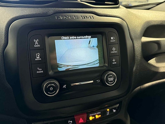 Jeep Renegade 9 of 14