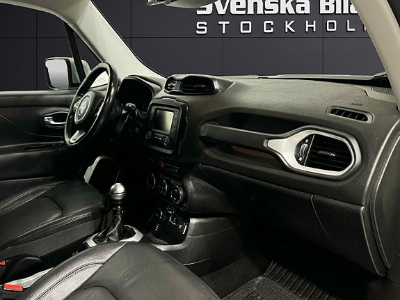 Jeep Renegade 6 of 14