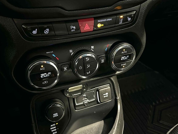 Jeep Renegade 10 of 14