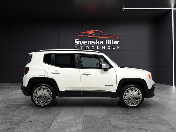 Jeep Renegade 3 of 14