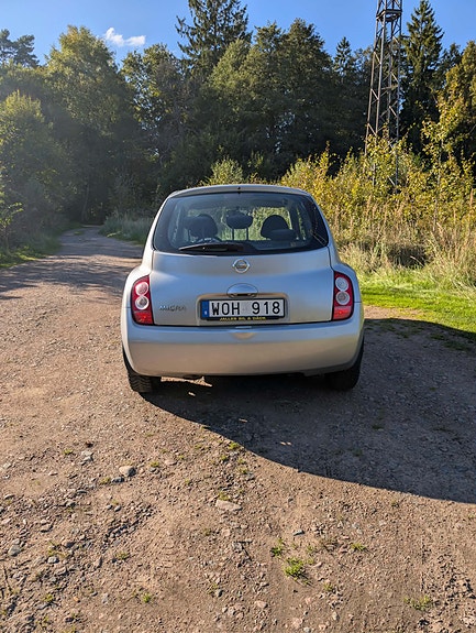 Nissan Micra 3 of 9