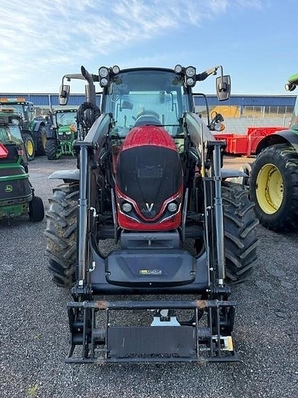 Valtra A95 TRAKTOR 2 of 4