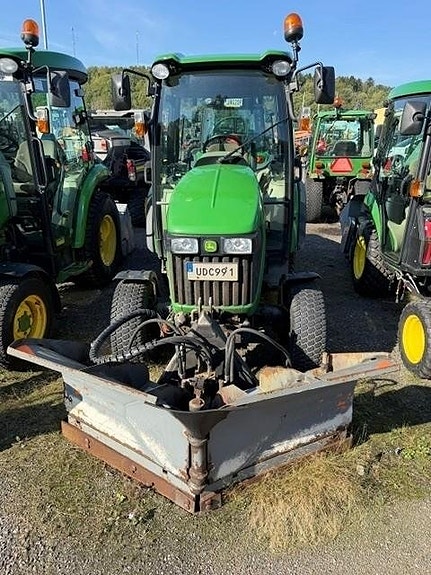 John Deere 3720 KOMPAKTTRAKTOR 3 of 5