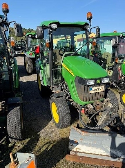 John Deere 3720 KOMPAKTTRAKTOR 2 of 5