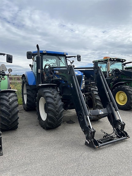 New Holland T7030 2 of 4