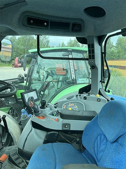 New Holland T7030 4 of 4