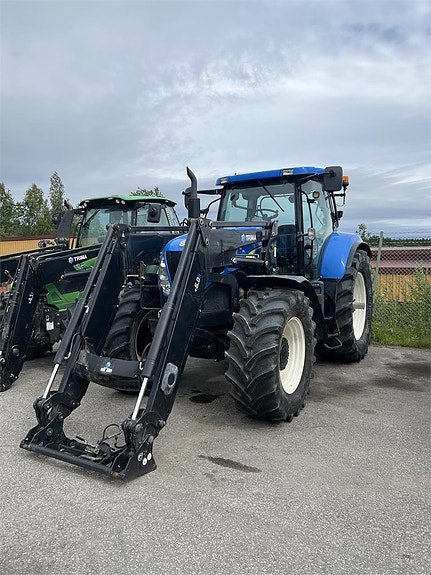 New Holland T7030