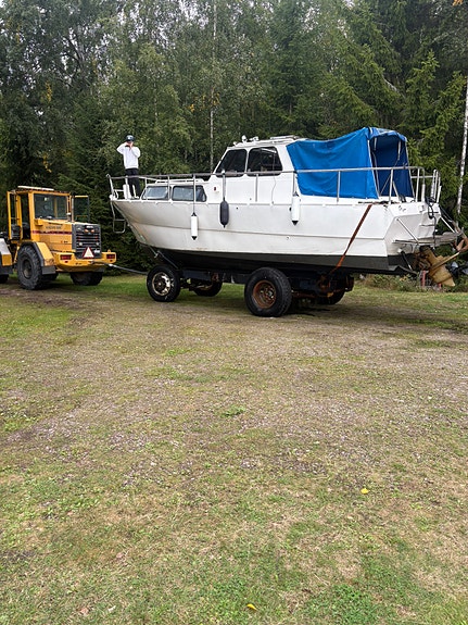 Plåtbåt 30fot med tamd41 och 290dp drev 3 of 7