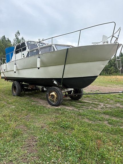 Plåtbåt 30fot med tamd41 och 290dp drev 2 of 7