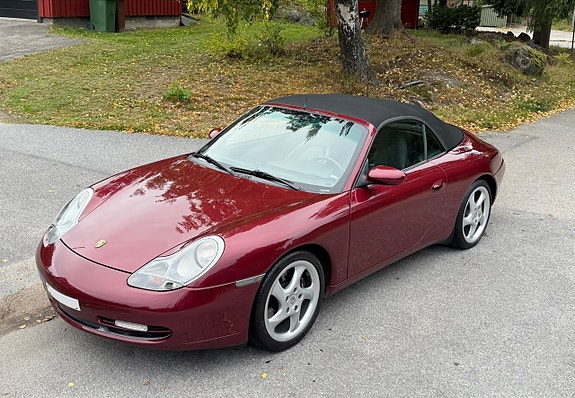 Porsche 911 Carrera 9 of 30