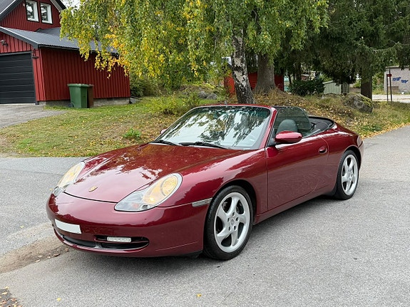 Porsche 911 Carrera 13 of 30