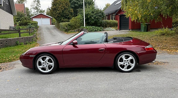 Porsche 911 Carrera 14 of 30