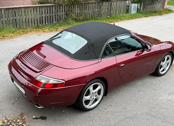 Porsche 911 Carrera 11 of 30