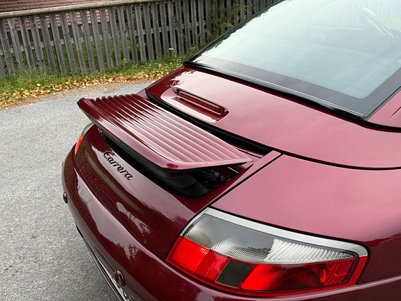 Porsche 911 Carrera 28 of 30