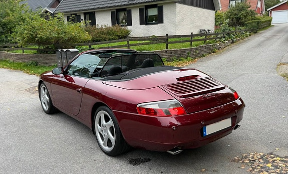 Porsche 911 Carrera 15 of 30