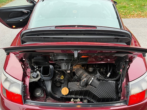 Porsche 911 Carrera 26 of 30