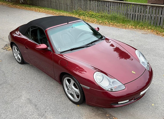 Porsche 911 Carrera 12 of 30