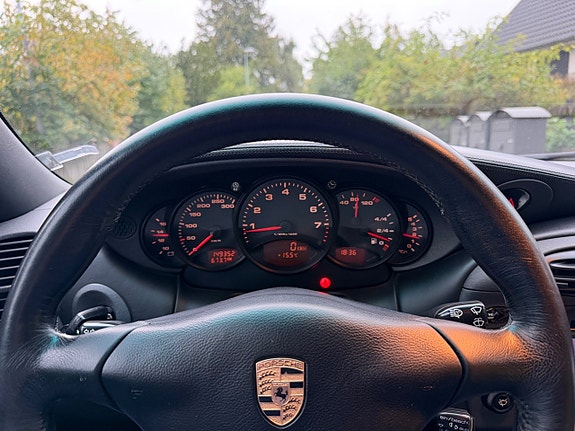 Porsche 911 Carrera 25 of 30