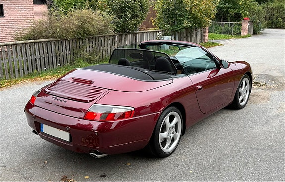 Porsche 911 Carrera 17 of 30