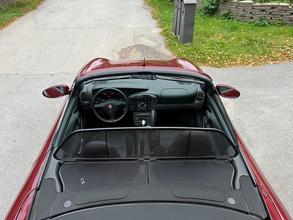 Porsche 911 Carrera 29 of 30